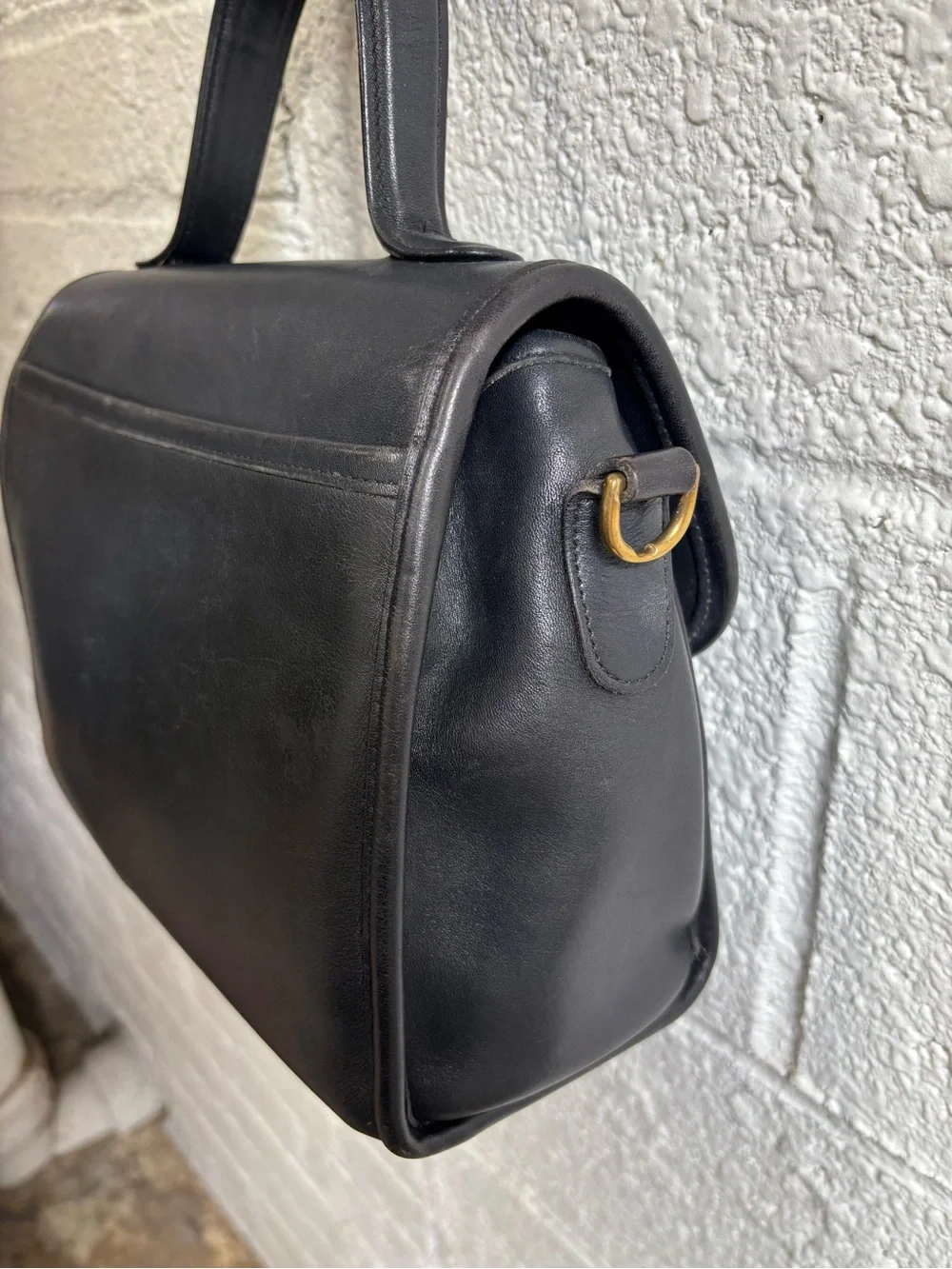 Vintage 9977 Coach Manor Black Leather Top-Handle Satchel with Gold Turn-Lock